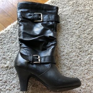 Used cute black heeled boots!